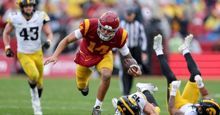 USC shuts out Iowa in second half to rally for a victory