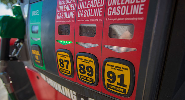 Thanksgiving Iowa Gas Prices Well Below the U.S. Average
