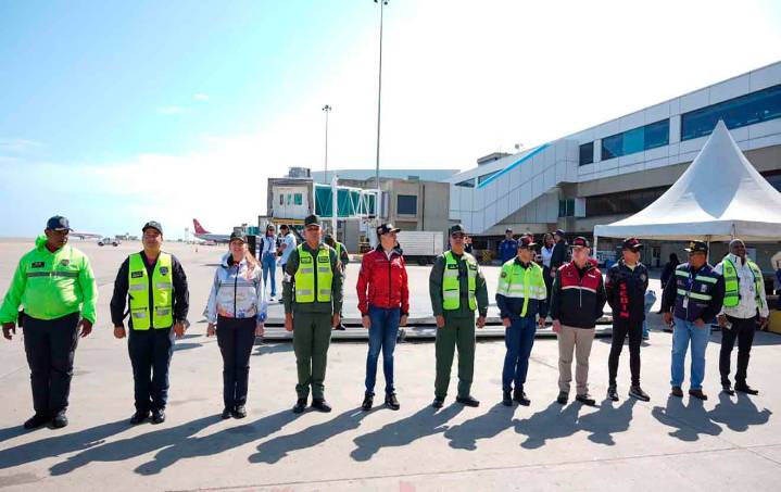 Regresan 136 migrantes venezolanos desde Estados Unidos