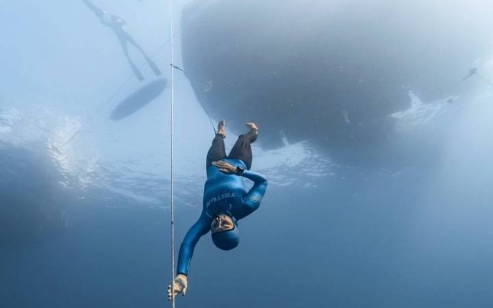 Rompe ucraniana su récord mundial de apnea o buceo libre