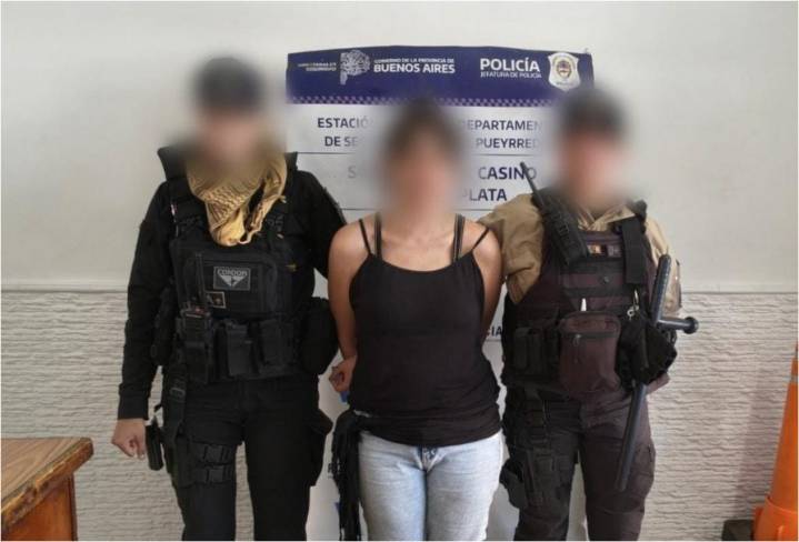 Una mujer golpeó y amenazó de muerte a dos hombres en un hotel