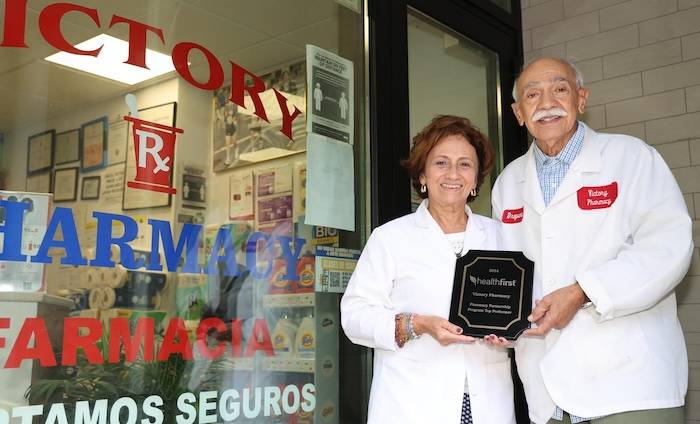 Healthfirst reconoce a 12 farmacias y una en Queens