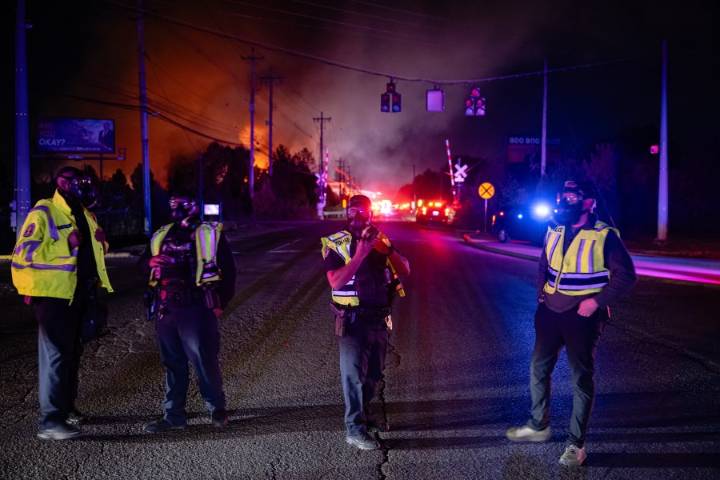 7 dead in Louisville UPS plane crash; fatalities, injuries expected to grow