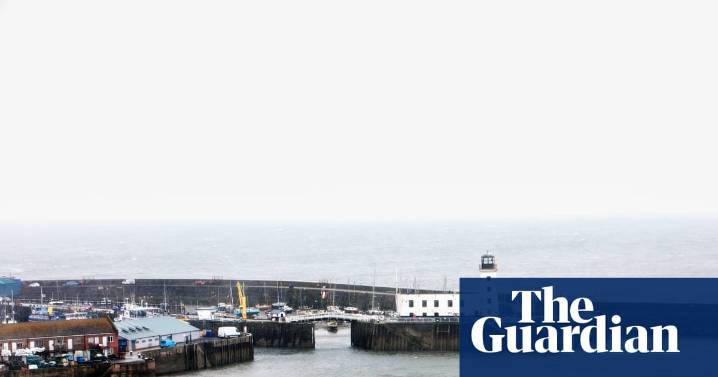 One in seven English bathing spots rated as polluted in latest testing