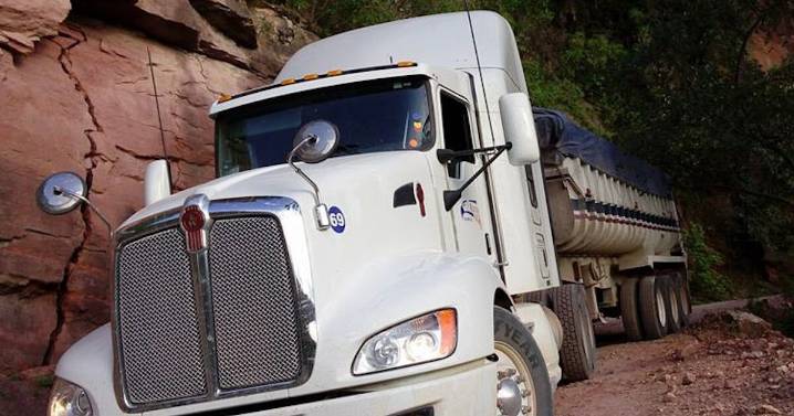 Estados Unidos impone arancel del 25% a camiones medianos y pesados: ¿Cómo impactará a México?