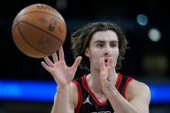 Giddey, Vucevic lead Bulls past Knicks 135-125 and a 5-0 start, their best in 29 years. – Winnipeg Free Press
