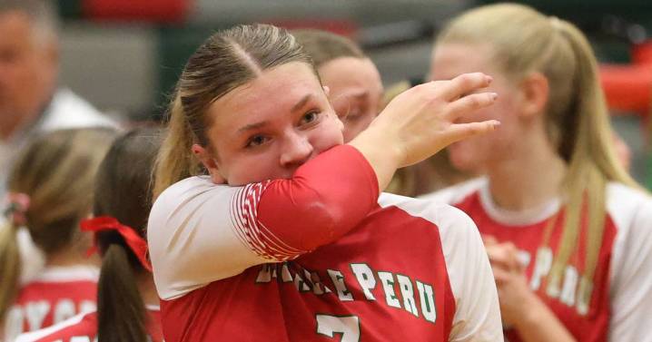Photos: Washington volleyball upsets L-P in the Class 3A Sectional final – Shaw Local