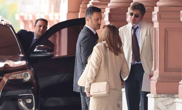 Chispazos entre Bullrich y Caputo: la SIDE, un paso en falso y la ruptura de un bloque