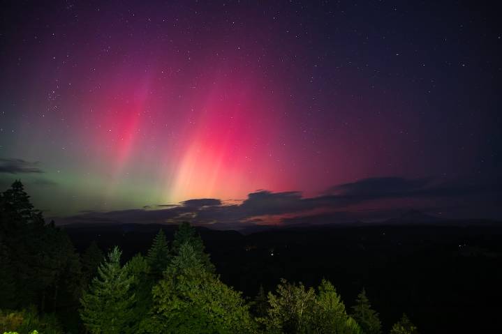 Geomagnetic storm means 22 states could get a chance to see the northern lights Tuesday