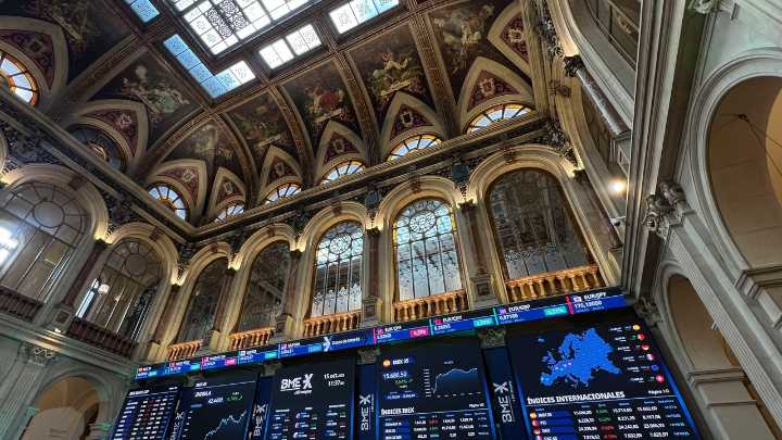 El Ibex 35 supera los 16.600 puntos