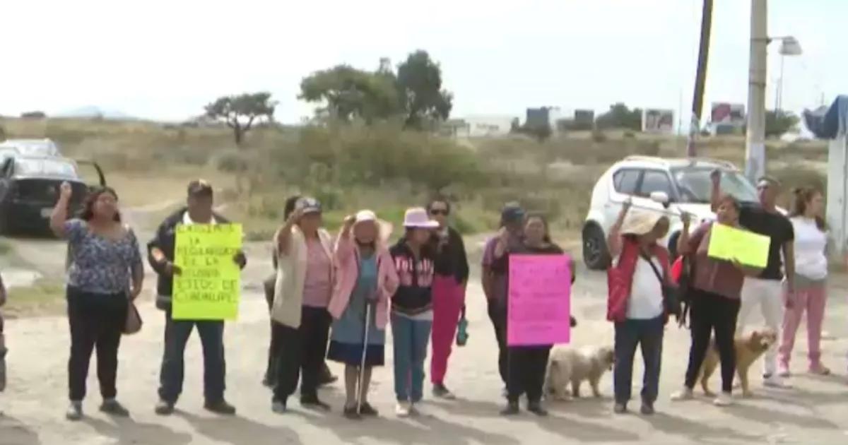 Sin agua, sin seguridad y con basura: la realidad detrás de las "Viviendas del Malestar" en San Francisco Tepojaco