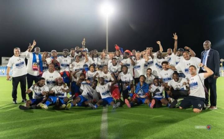 Al Mundial, 52 años después. Juega en otro país y su DT dirige desde Europa: la clasificación imposible de la nación más pobre de América