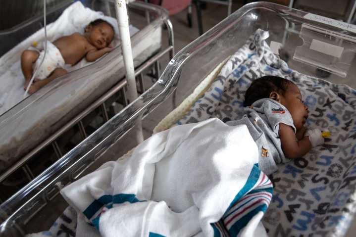 Amplían retirada masiva de fórmula en EEUU tras hospitalización de 15 bebés por botulismo