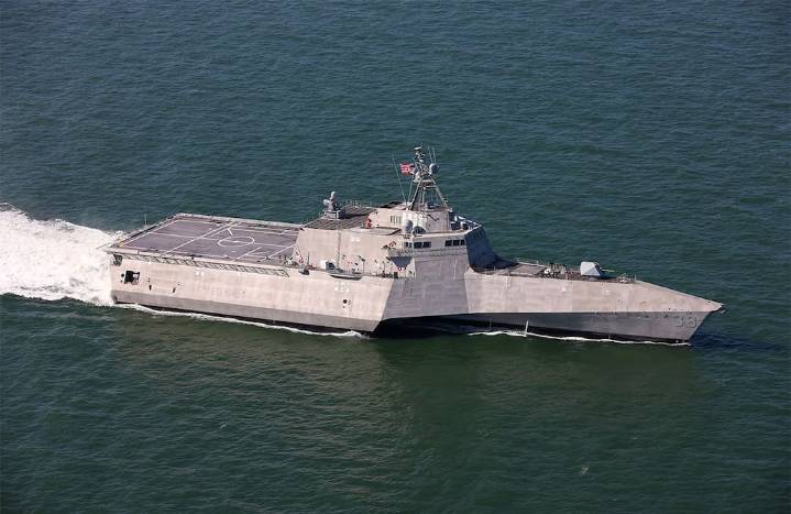 Estados Unidos estrena nuevo buque de combate: tiene 127 metros de eslora y está armado con un cañón principal, misiles antiaéreos y ametralladoras