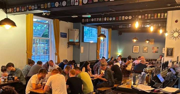 Pub bans entire quiz team after being 'caught red handed' cheating
