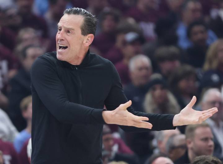 Kenny Atkinson fires back at NBA after Cavs receive fine for resting players