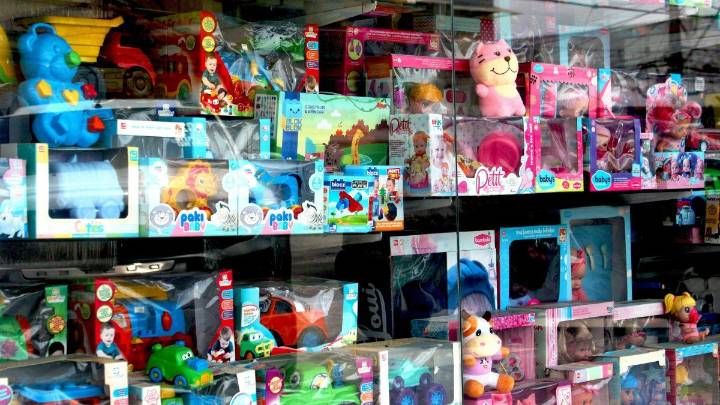 De cara a Navidad, los juguetes en Argentina son un 75% más caros que en la región: el Gobierno toma medidas