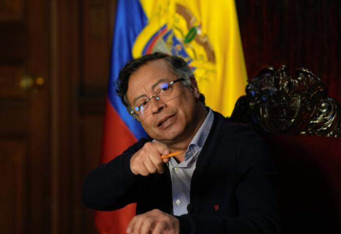 Petro pide a sus seguidores evitar posible censura a su cuenta de X