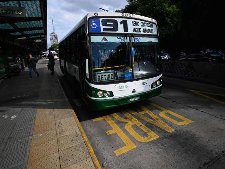 Desde hoy rige el aumento de casi 10% en los colectivos del AMBA: a cuánto subió el boleto mínimo