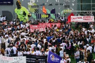 Manifestantes exigen renuncia de gobernador aliado de Bolsonaro tras redada letal en Río de Janeiro