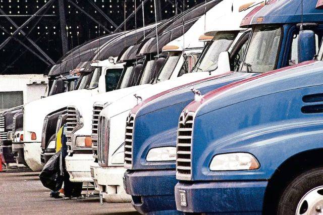 México impactado por aranceles del 25% a camiones hacia Estados Unidos