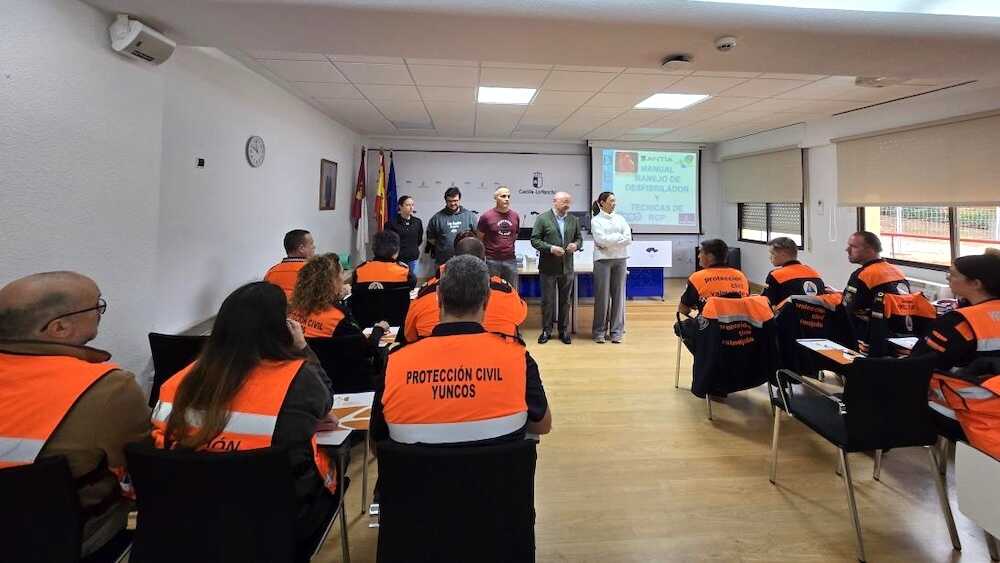 Veintena de voluntarios de Protección Civil se forma en RCP y atención inicial