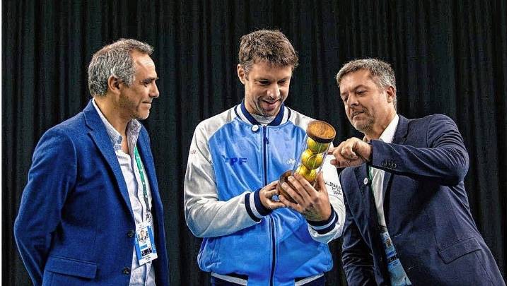 Horacio Zeballos recibió un reconocimiento por parte de la AAT