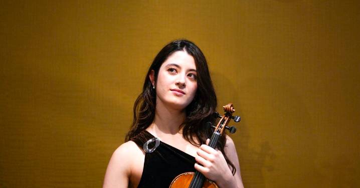 María Dueñas, Premio Andalucía de la Cultura por su dedicación a la música