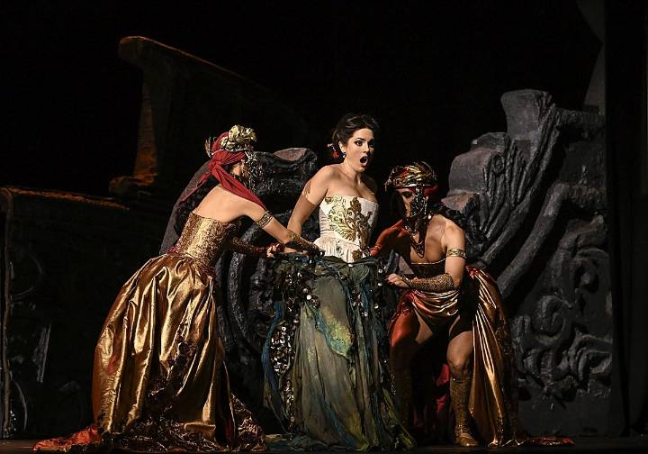 El Campoamor se viste de maravilla barroca