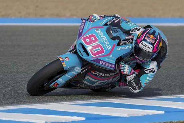 David Alonso consigue su tercer podio consecutivo en el Moto2