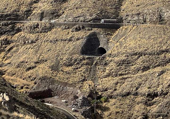 Iniciadas las obras del viaducto del barranco de la Palma que facilitará la puesta en servicio del tramo Agaete