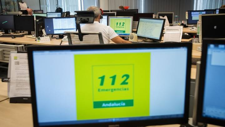 Dos heridos al registrarse un incendio en una embarcación en Punta Umbría