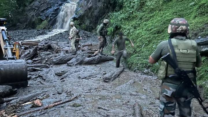 2 killed, 21 missing after landslides hit Indonesia’s Central Java
