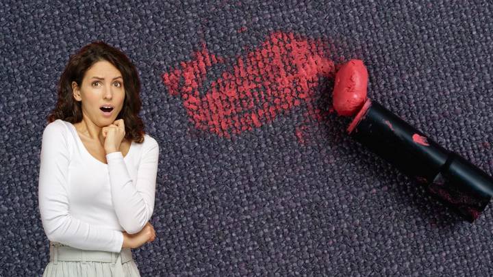 Manchas imposibles: cómo eliminar los restos de maquillaje de la ropa con un truco casero