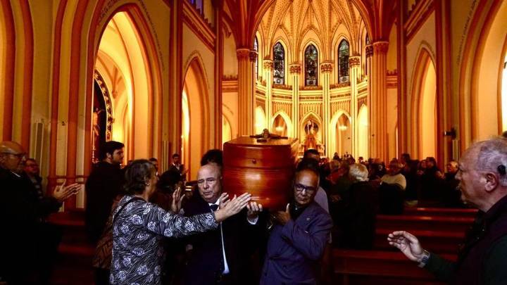 Málaga se vuelca en la despedida a Fosforito en San Pablo