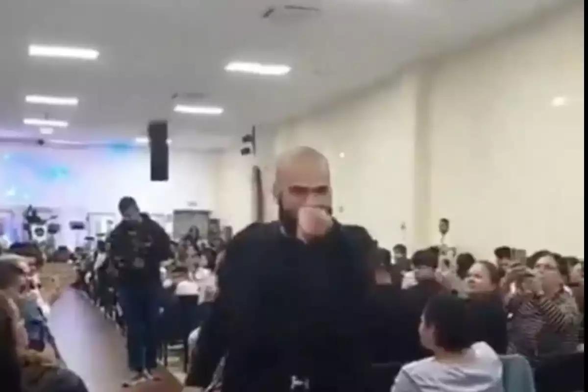 Dani Alves reaparece como predicador tras convertirse al cristianismo