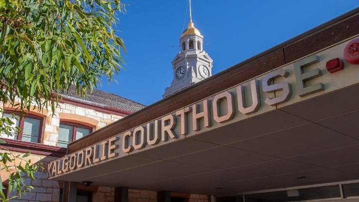 Elijah Kau Biddle : Man lying on the road attacks person trying to help him