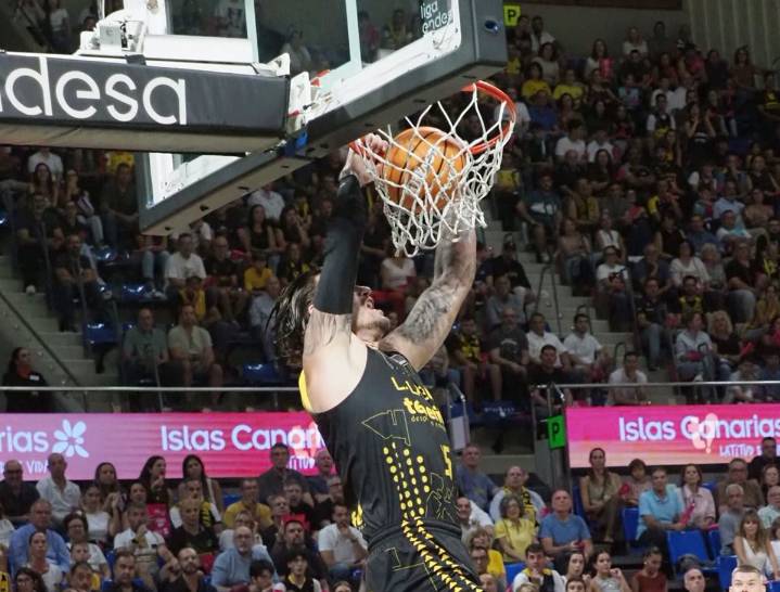 La Laguna Tenerife sucumbe en Vitoria víctima de un mal tercer cuarto (89