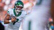 Jets’ Aaron Glenn still won’t announce the starting quarterback for Sunday