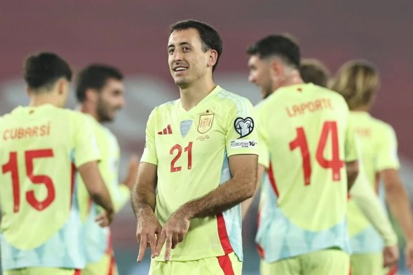 España pone pie y medio en el Mundial de México, EU y Canadá