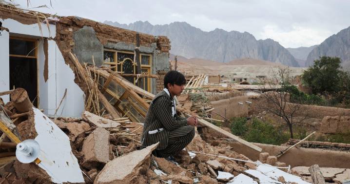 Afghanistan earthquake death toll mounts and Taliban officials say almost 1,000 people injured