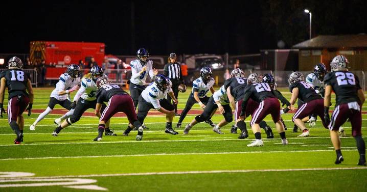 Football- Shorewood vs Enumclaw in playoffs