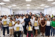 Estefanía Mercado entrega el Premio Municipal del Deporte 2025 acompañada por la leyenda del boxeo mexicano Julio César Chávez