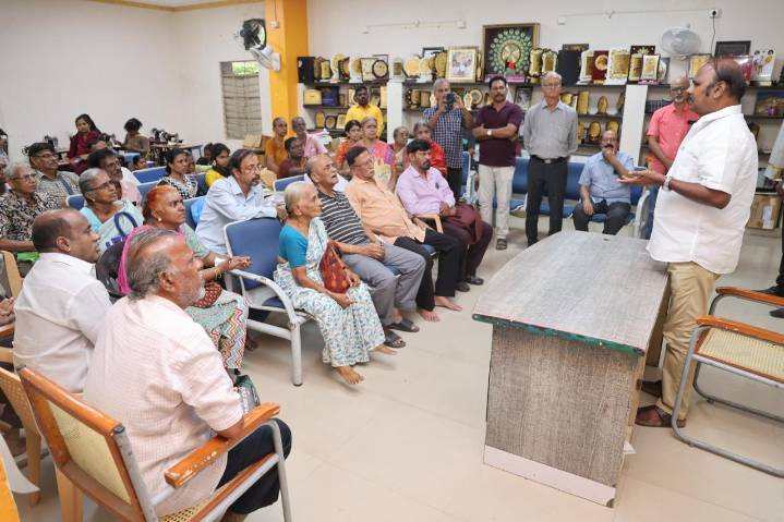 Mylapore Fund issue: Mylapore MLA promises depositors he will present their issues to the govt.