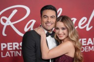 Latin Grammy 2025: Carlos Rivera y Cynthia Rodríguez derrochan amor en la alfombra roja de los