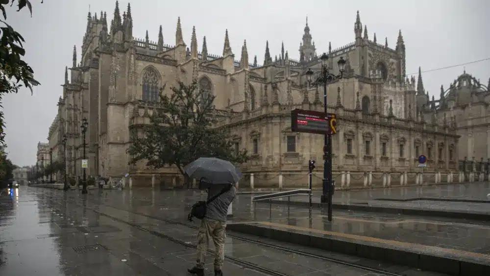 Sevilla se prepara para un nuevo temporal este miércoles: aviso naranja, lluvias y tormentas en camino