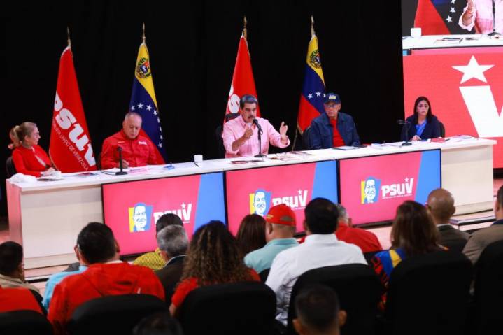 Maduro destaca victoria popular sobre la guerra cognitiva y económica