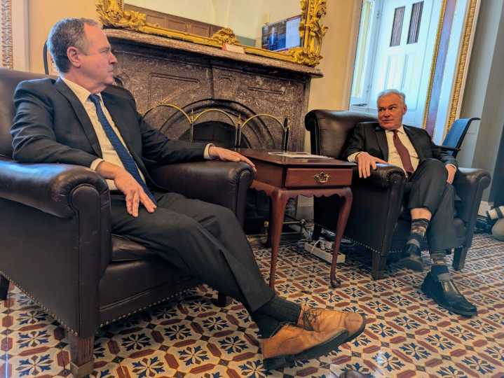 US Senate fails to pass war powers resolution blocking Trump attacks on Venezuela