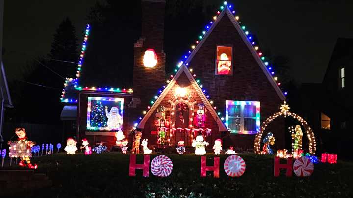 Get your house on the Des Moines Register's annual holiday lights map