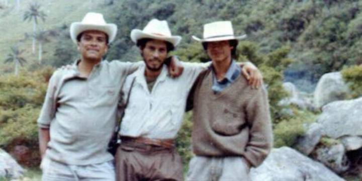 Petro publicó foto inédita con Carlos Pizarro, en 1988: “Caminábamos buscando nuevos amaneceres”